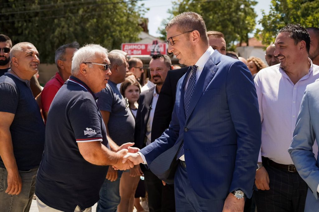 mickoski-od-kavadarci-pusten-e-vo-upotreba-rekonstruiraniot-gradski-bazen-prodolzuvame-da-go-ispolnu.jpeg