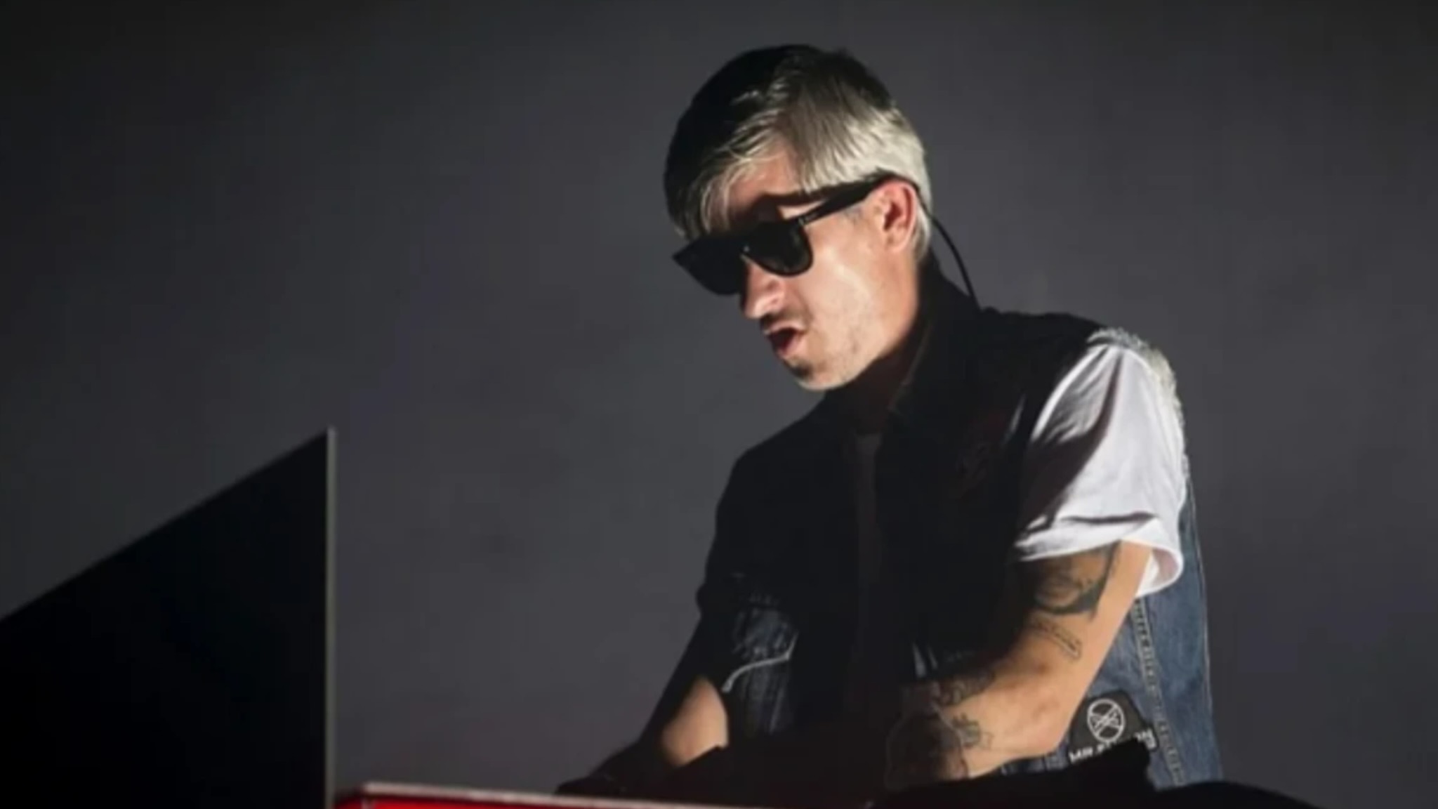 gjendet-i-vdekur-dj-francez-kavinsky-autori-i-hitit-nightcall