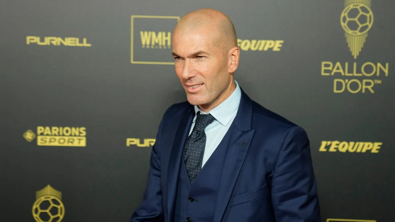 Zyrtare  Zinedine Zidane kthehet në fron  firmos kontratën me  Gjelat   për të evituar rrezikun e klubeve 