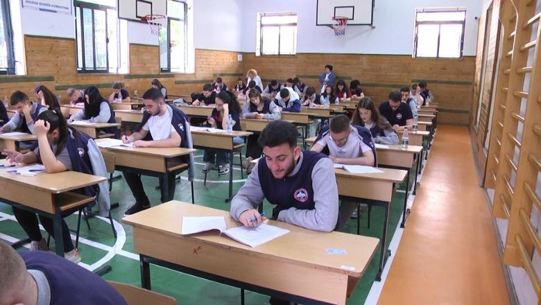 Maturantët në garë për Mjekësinë e Përgjithshme, rreth 1400 kandidatë për 436 kuota!