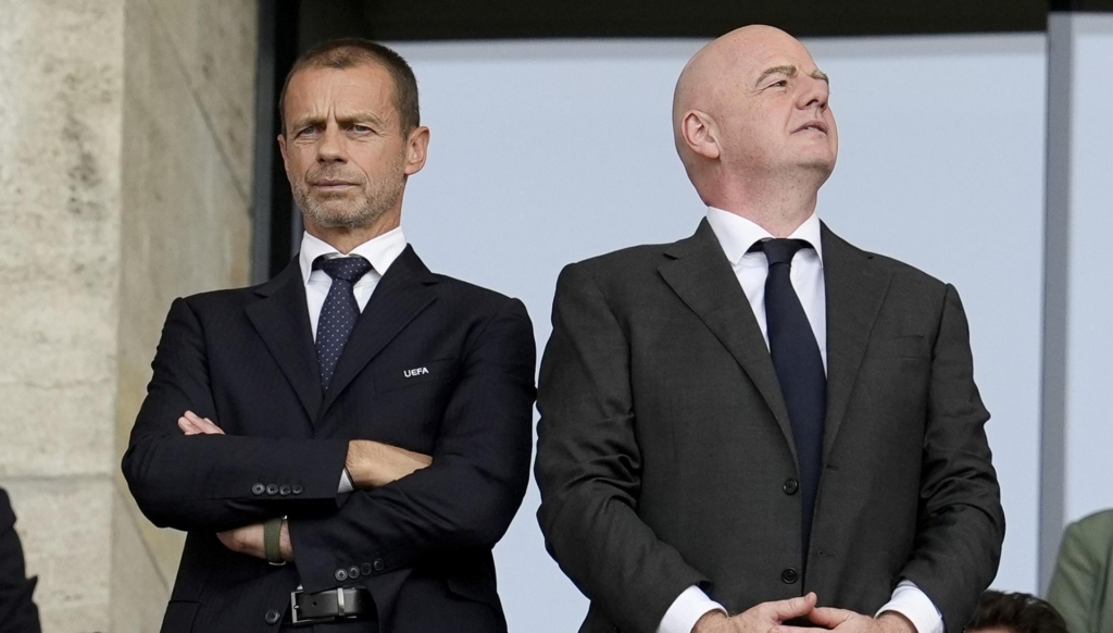 ‘Luftë’ mes UEFA-s dhe FIFA-s