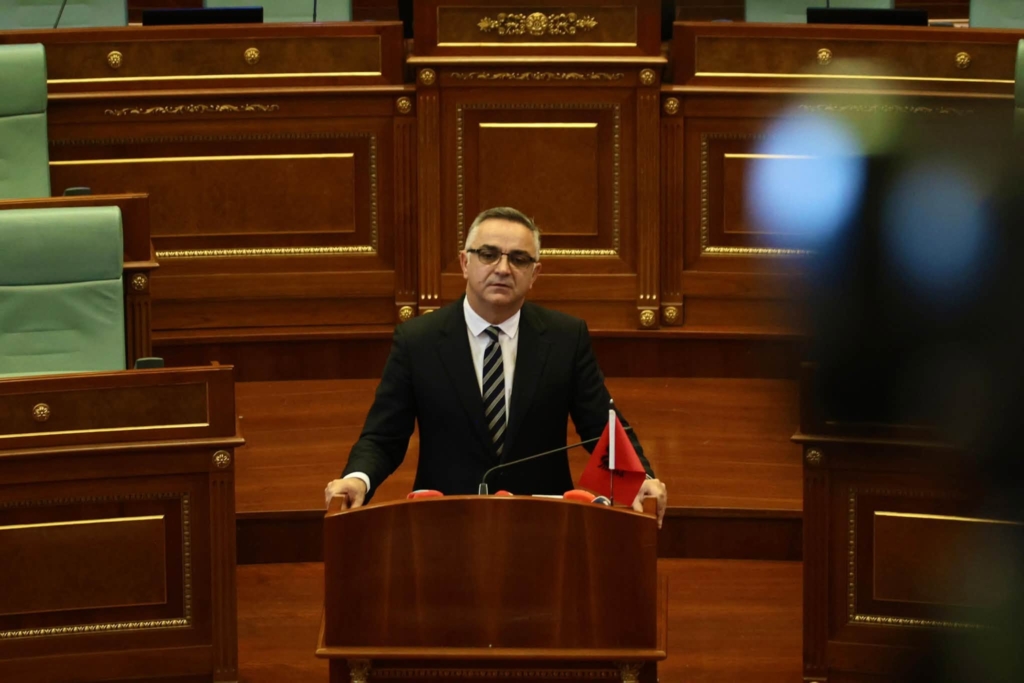 Besnik Tahiri: Kosova është në një depresion të thellë shoqëror, ekonomik dhe politik