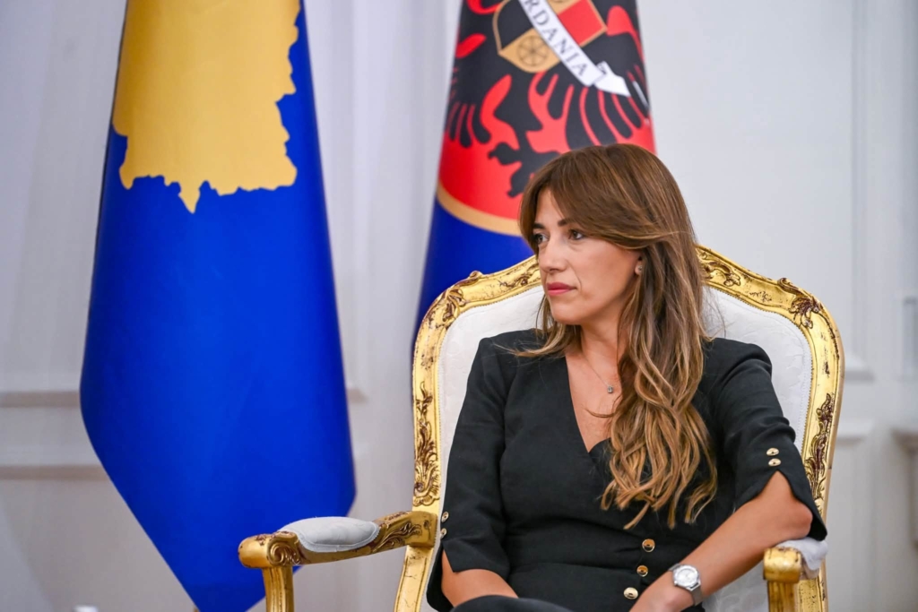 Haxhiu insiston t’i lë fajtorë të tjerët, sërish përmend zgjedhjet