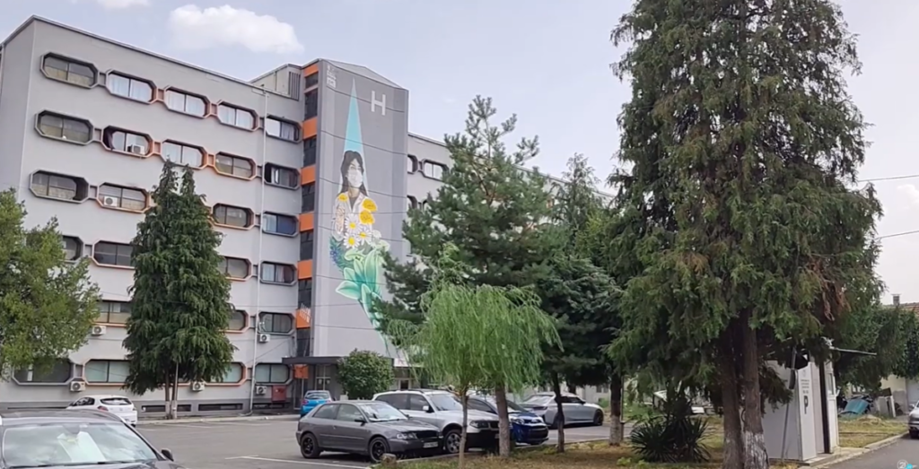 139 fëmijë në pediatri në 48 orë! 12 u hospitalizuan, mjekët apelojnë për kujdes