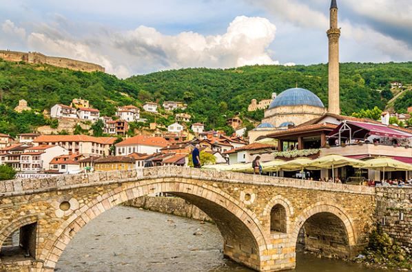 Nga komunat te shteti: Kush do t’i zotërojë pronat publike?
