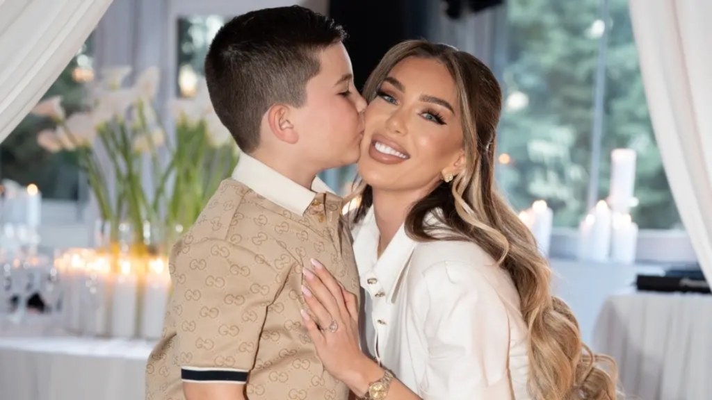 Adelina Tahiri emocionon me urimin për djalin në ditëlindjen e tij!