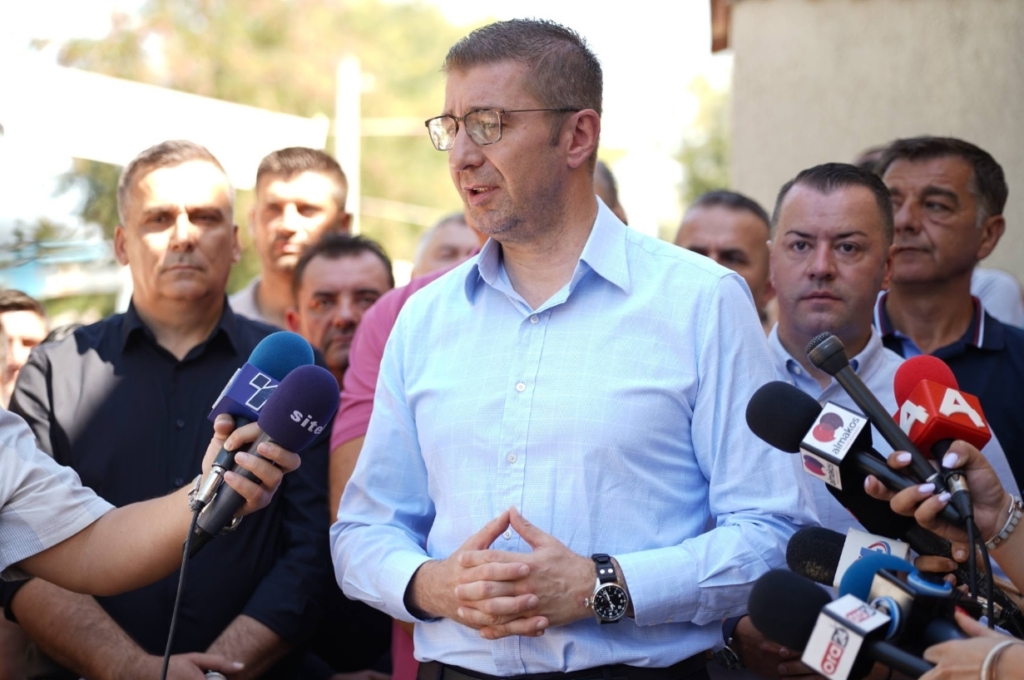 Mickoski: Janë plotësuar të gjitha kushtet për ndërtimin e autostradës Shkup-Bllacë