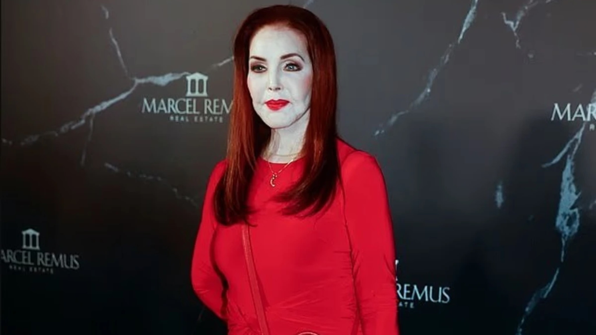 Priscilla Presley mahnit në daljen e rrallë publike 