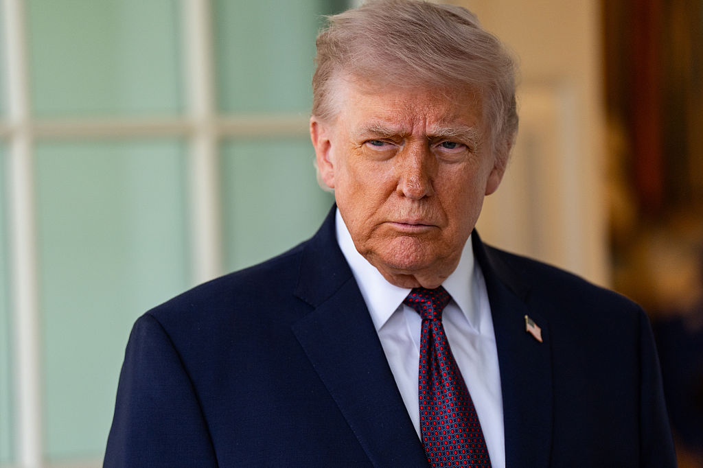 Trump kërkon dëmshpërblime nga Irani si kusht për negociatat