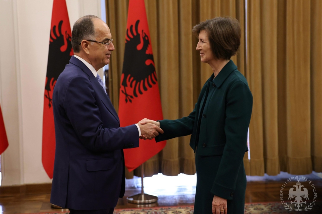 Begaj pret ambasadoren e re të Zvicrës: Forcim i marrëdhënieve dhe rritje e investimeve zvicerane në Shqipëri