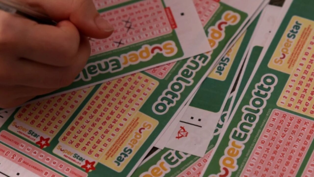 Fitoi jackpot 223 milionë euro, ish-gruaja i bëhet ‘makth’/Ja se çfarë i kërkon!