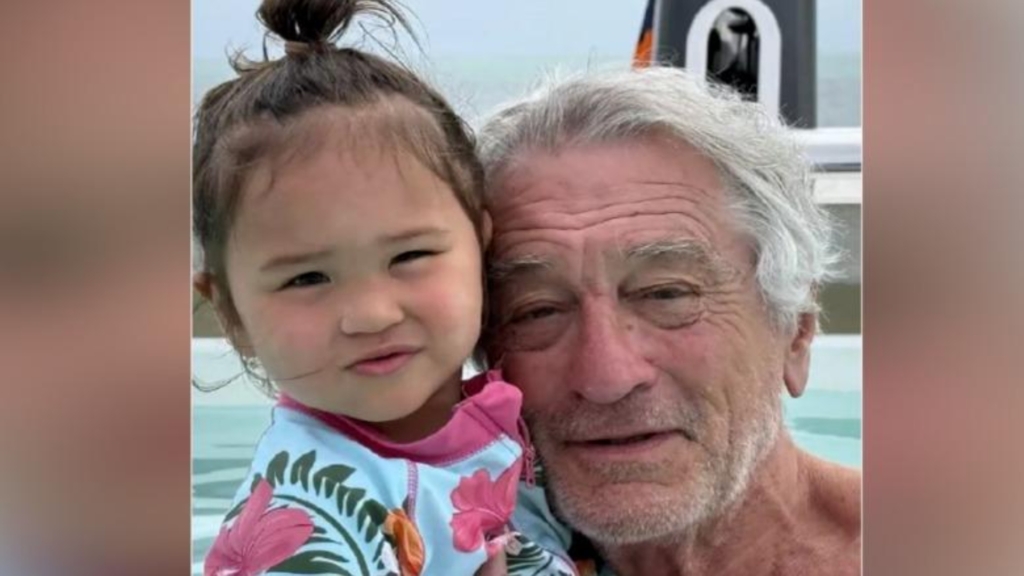 Si rrallë herë aktori Robert De Niro publikon foton me vajzën e tij 3-vjeçare: Më pëlqen shumë të jem babai yt!