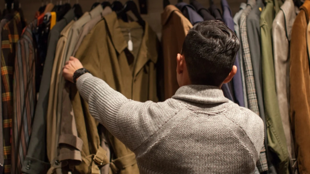 2,500 veshje të reja dhe vintage me ulje deri në 70%/ Moda po financon brezin e ardhshëm të krijuesve në New York!