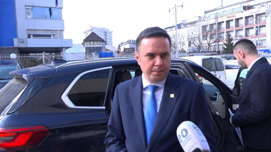 Abdixhiku pas takimit me Kurtin: Njoftim i rregullt pas zhvillimeve në dy partitë