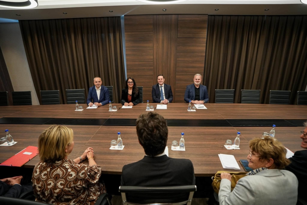 Abdixhiku pret delegacionin e deputetëve francezë, diskutojnë për bashkëpunimin Kosovë-Francë