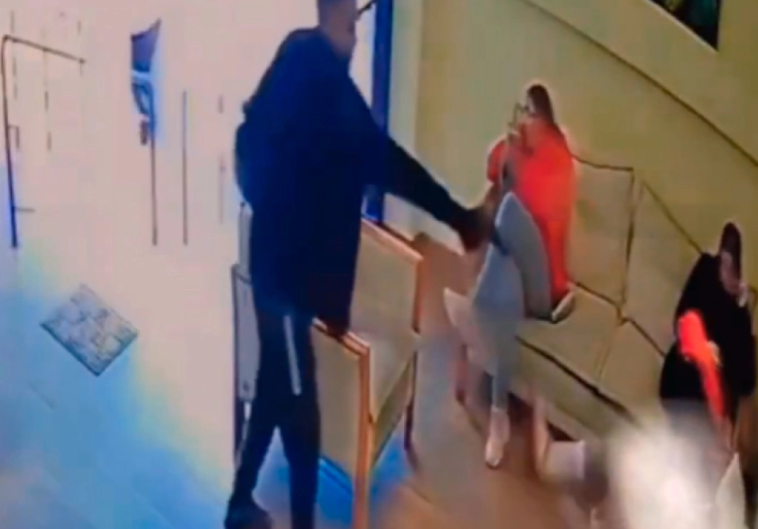 “Sheiku i Basteve” ekzekutohet brenda palestrës, kamerat filmojnë atentatin e frikshëm (VIDEO)