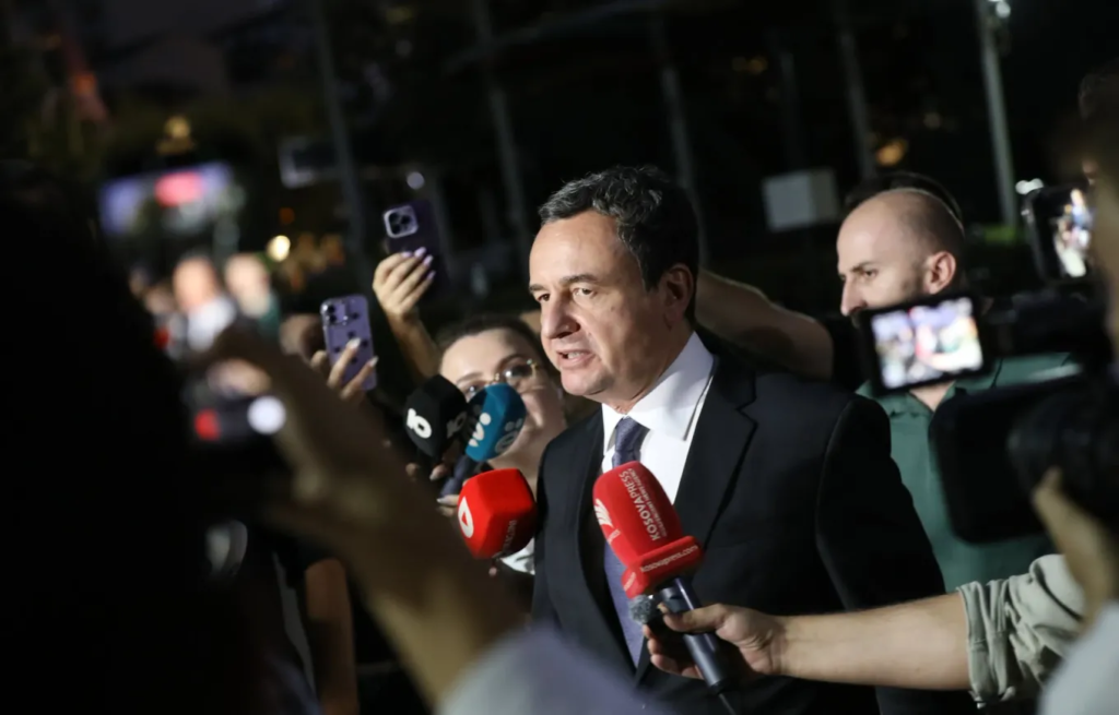 Mblidhet Grupi Parlamentar i VV-së, Kurti thotë se do të deklarohet pas takimit