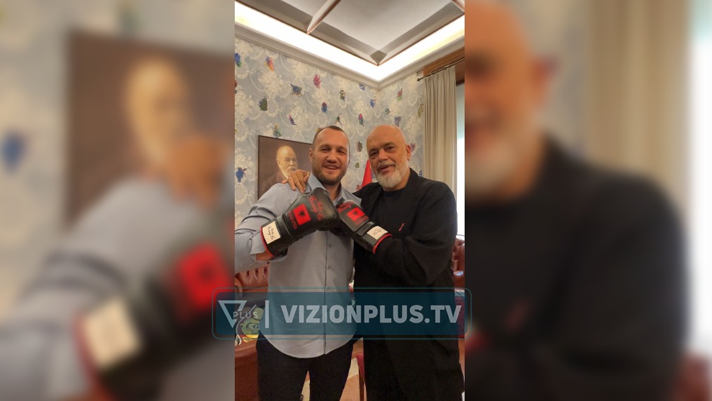 “Këtë hundën ma kanë thyer demokratët”, Rama pret në zyrë boksierin Nelson Hysa