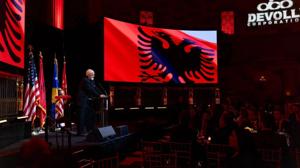“Ky vend e tradhtoi Hashim Thaçin”, Rama nga SHBA: Nuk u bë më e mira për George Washington-in e Kosovës