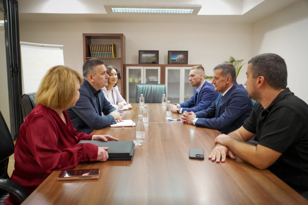 Hoxha: Sistemi i ri për zbulimin e hershëm të zjarreve në deponi do të parandalojë përhapjen e tyre