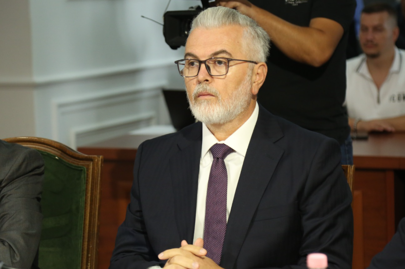 Gogu: Kushtetuesja zbatohet, zgjidhja Kuvendi, administrata jo pjesë