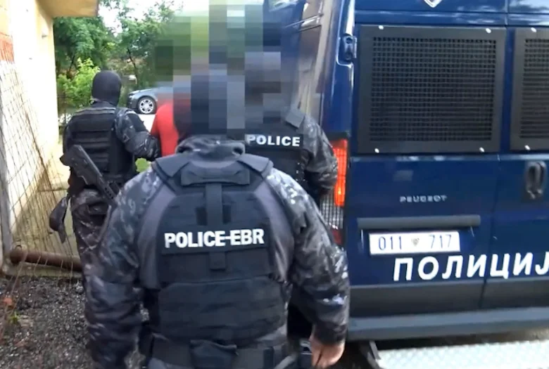 Aksion i madh policor në 4 qytete: gjashtë të arrestuar, në kërkim edhe punonjës të Doganës