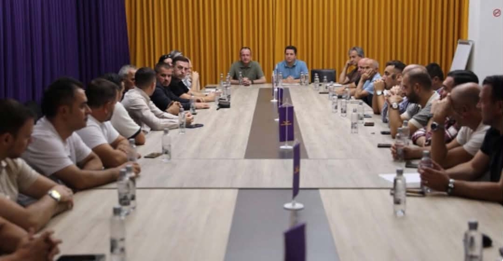 Bomba politike në Bërvenicë: ASH i jep mbështetje të plotë kandidatit të AKI-së, Arkin Jahiut