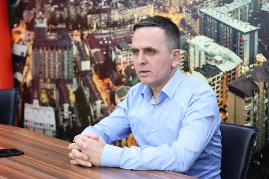 Edhe pse Sela e Shabani mohuan, Kasami vazhdon të thotë se ka bisedime për lëvizje
