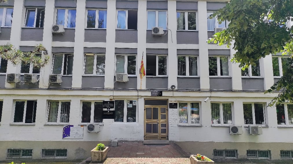 Droni hyri në një banesë dhe filmoi banorët teksa flinin – policia po e kërkon autorin