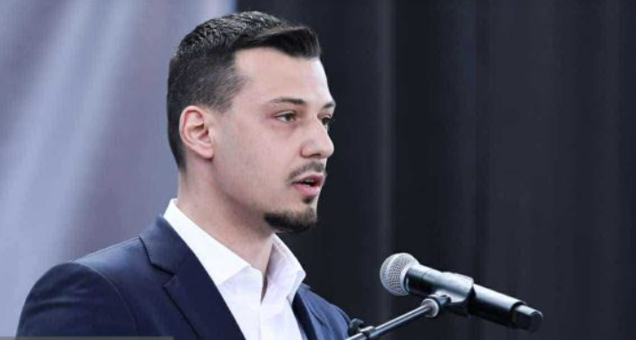 “Beteja s’ka mbaruar”, Endrit Thaçi: Vendimi në Hagë na ka lënduar, por nuk na ka mposhtur