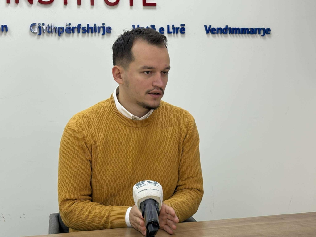 Cakolli: Qysh merret pjesë në seancë me 1 muaj afat skadimi, akterët sillen sikur s’ka ndodhur asgjë