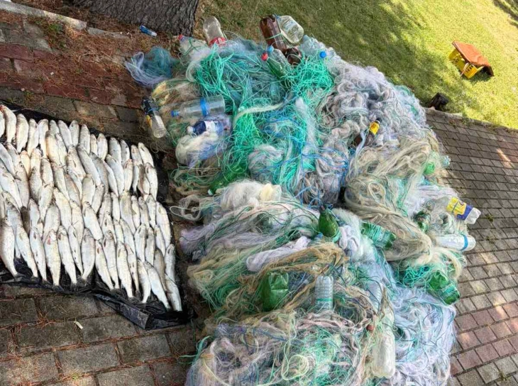Sekuestrohen 4 mijë metra rrjeta dhe 116,9 kilogramë peshk në Strugë