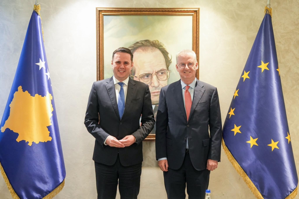 Abdixhiku takon ambasadorin e ri të BE-së në Kosovë, diskutohet për konstituimin e institucioneve
