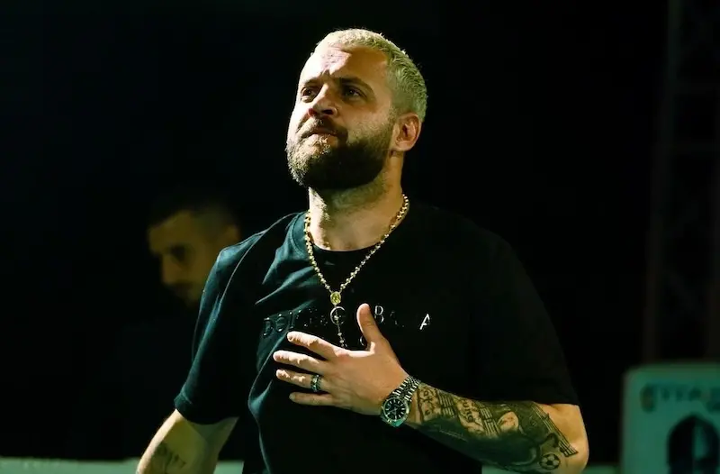 Luiz Ejlli reagon me humor ndaj skandalit të videove në showbiz
