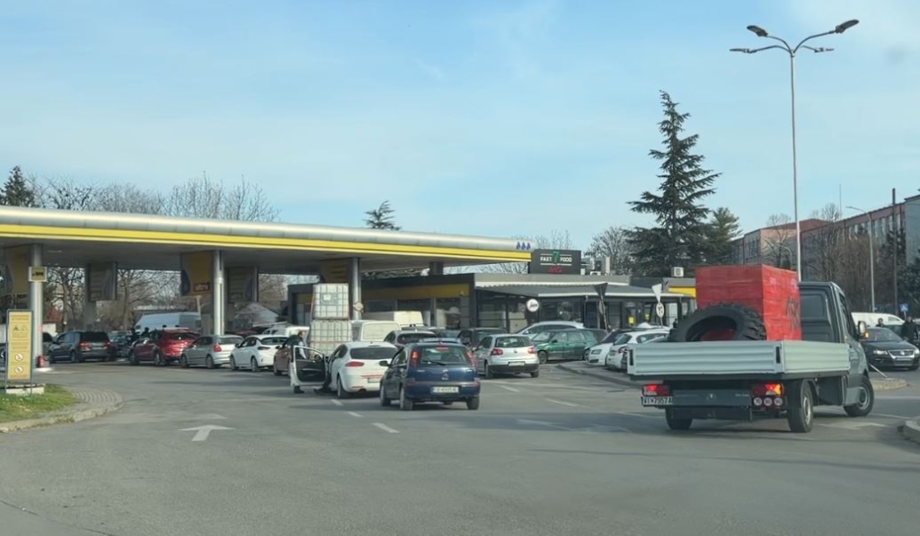 Qytetarët në pritje, a do të vazhdojë TVSH-ja 10% për naftën?