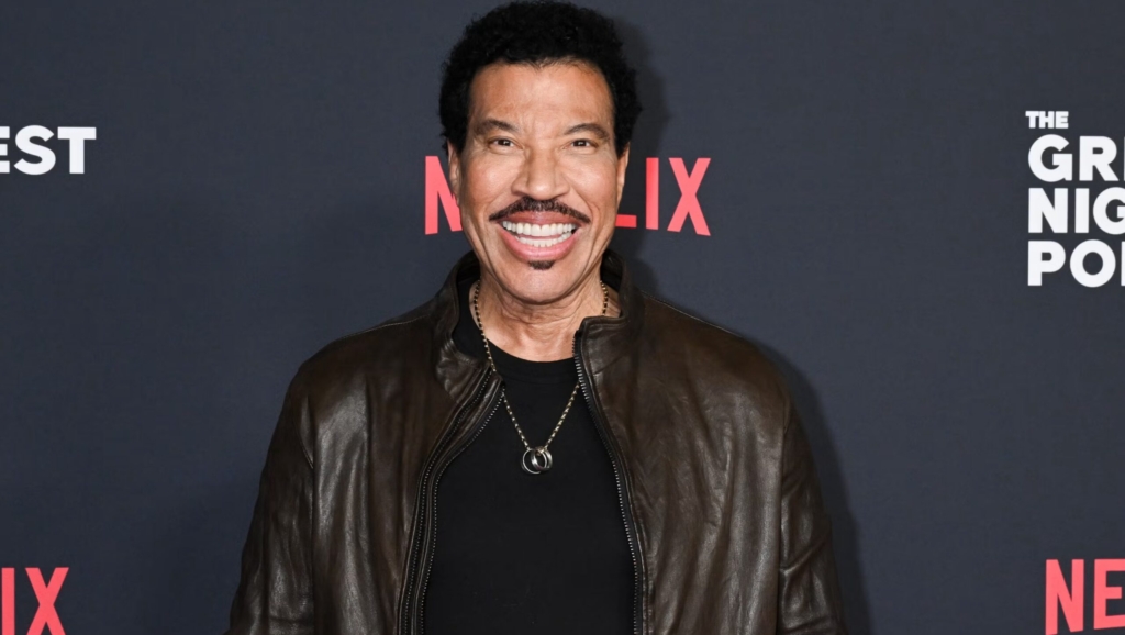 Lionel Richie i nënshtrohet një procedure në zemër, menaxheri jep lajmin e mirë?