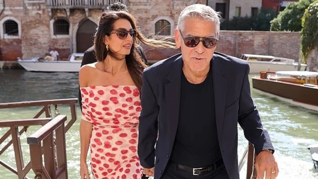 Amal Clooney mahnit në Festivalin e Filmit në Venecia me fustan luksoz!