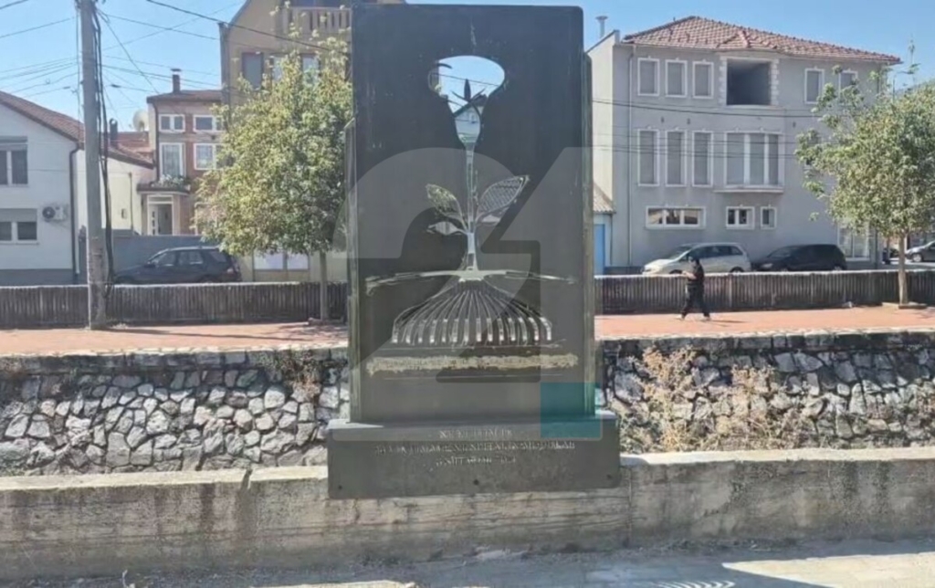 Pllakë përkujtimore për viktimat e tragjedisë së spitalit modular në Tetovë