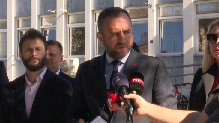 “13-vjeçari lufton për jetën”, Toshkovski: Edhe i dyshuari për plagosjen në Çair është i mitur