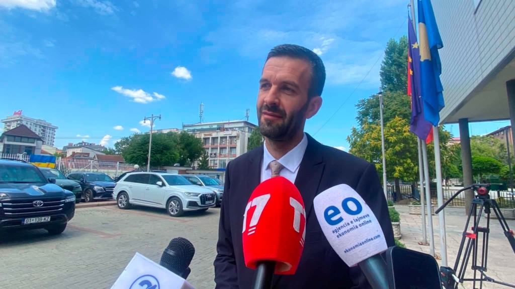 Eman Rrahmani: Një çift s’do me i prish linjat e trupit, e marrin një grua me qira me bë fëmijë për ta