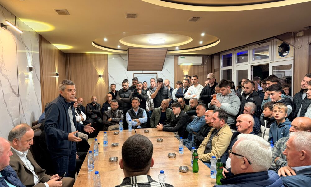 VLEN mobilizon Miletinën, Izet Mexhiti dhe Adnan Azizi mes qytetarëve