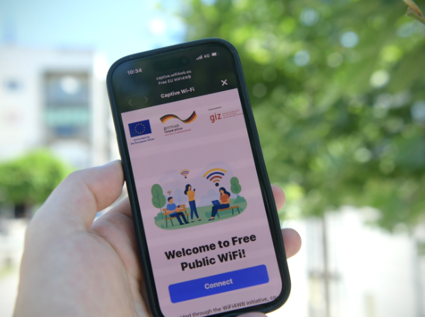 Mbi 1.1 milion lidhje në Wi-Fi falas në Kosovë, projekti shtrihet në 33 komuna