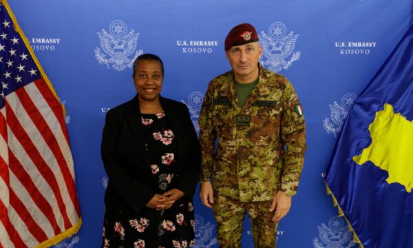 Vergori në ambasadën amerikane, SHBA: Mbesim të përkushtuar për të mbështetur misionin e KFOR’it