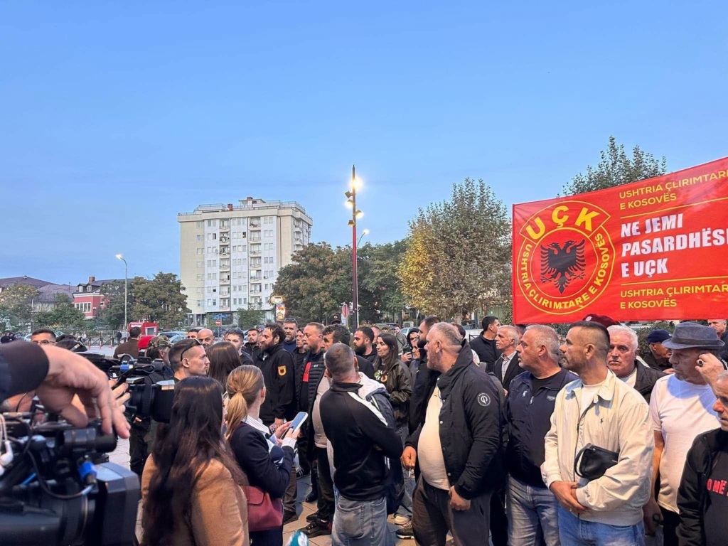 OVL-UÇK thërret protestuesit të mblidhen sot në sheshin e Prishtinës