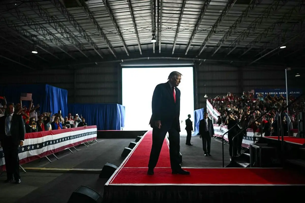 Trump po shqyrton heqjen e sanksioneve ndaj fondit rus të investimeve!