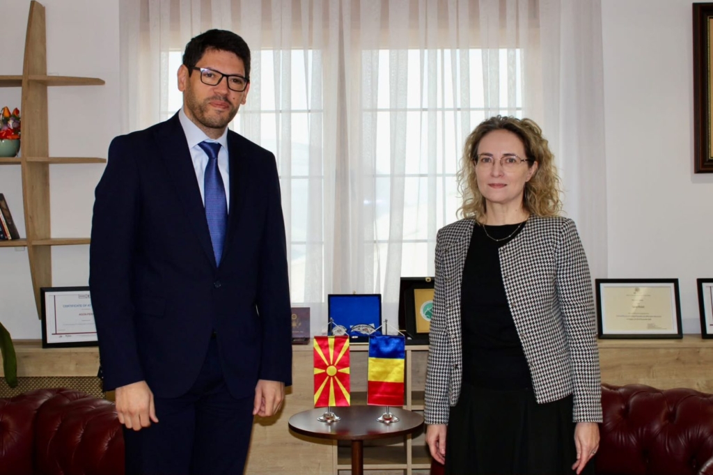 Ministri Ferati dhe ambasadorja Axinte diskutojnë të drejtat e bashkësive dhe ruajtjen e kulturës vllehe