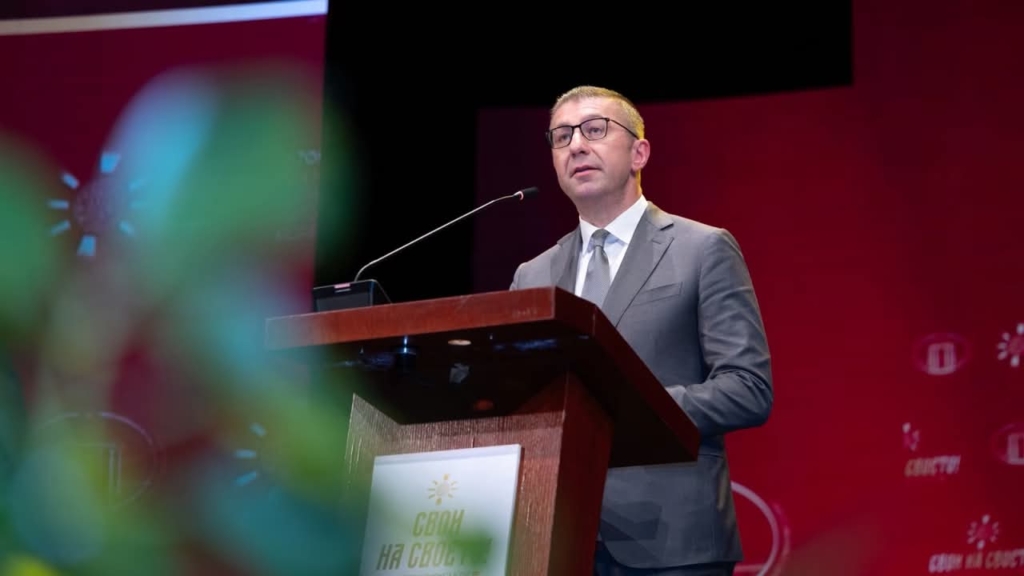 Mickoski paralajmëron skenarë destabilizues: “Nuk do të bie në kurthin e shërbimeve.”
