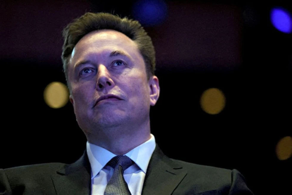 Franca akuzon Elon Musk për fushata ngacmimi online?!