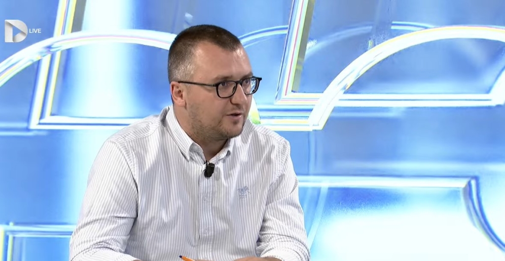 Jakaj: Pas përfundimit të mandatit të Haxhiut, Kosova mund të hyjë në një situatë të paprecedentë kushtetuese