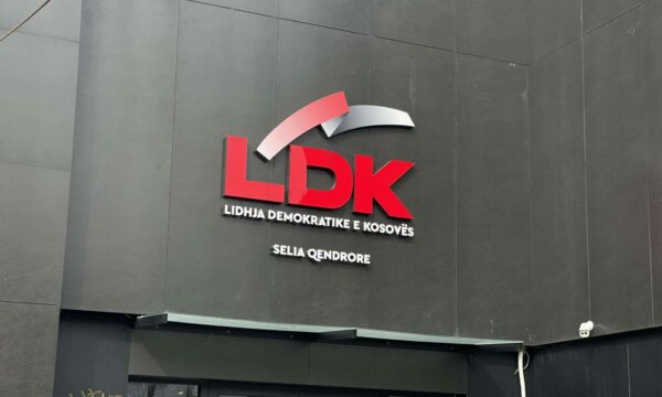 Edhe një asambleiste e LDK-së në Obiliq jep dorëheqje për shkak të qëndrimit ndaj Ligjit për Specialen
